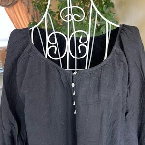 Jane and Delancey black top